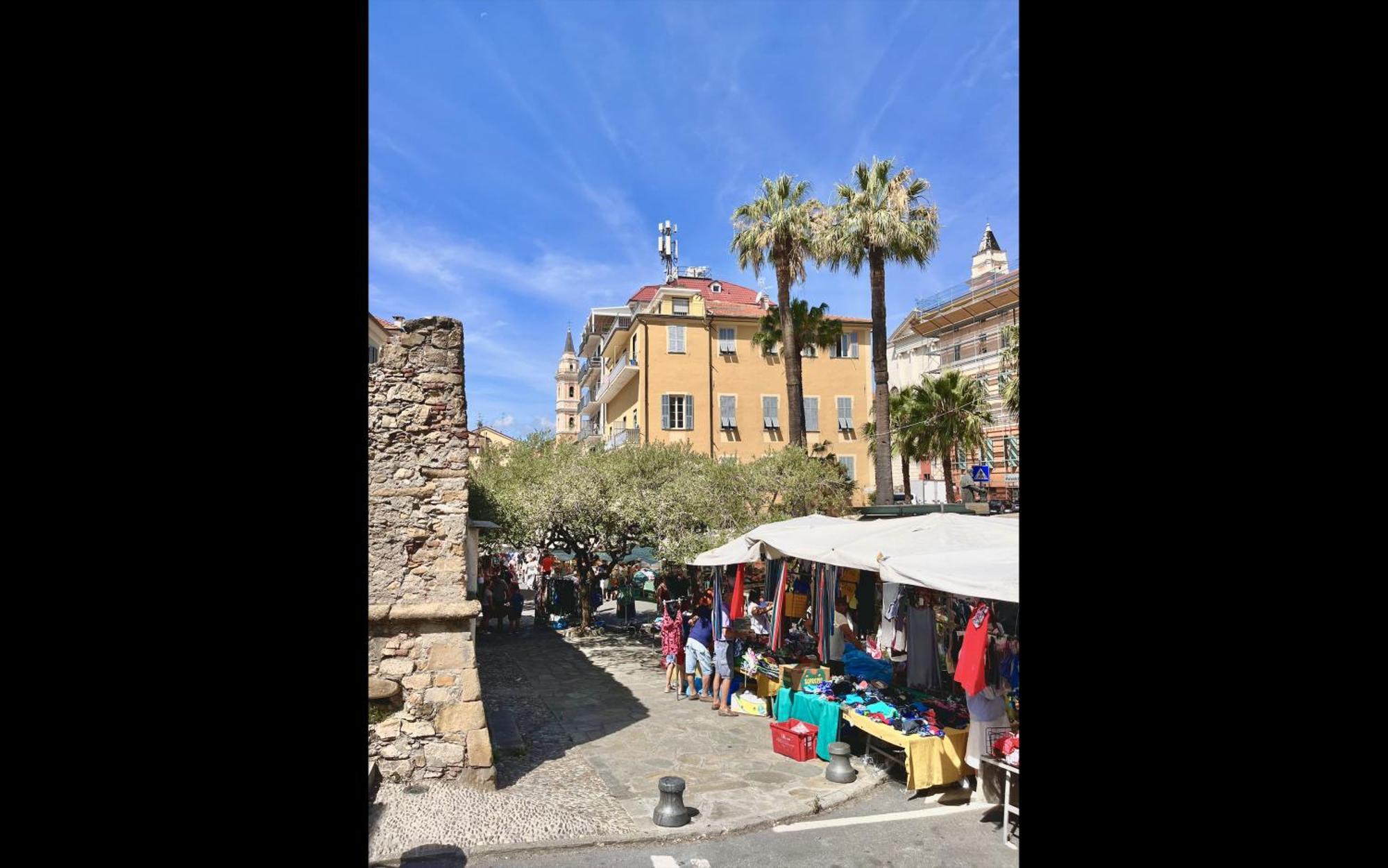La Casa Fra La Storia E Il Mare Apartment Империа Екстериор снимка